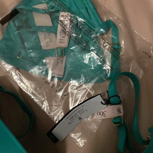 Victoria's Secret Push-Up Demi Bra
Tied-with-a-Bow Adjustable V-String Panty - Picture 11 of 13